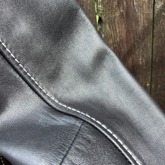 Tahari medium leather jacket!! - Picture 7 of 9